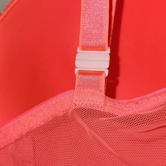 Victoria's Secret Pink Bra with Molded Cups and Smooth Finish - Picture 5 of 8